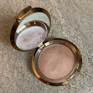 BECCA Highlighter - Shade Opal Flashes Jade